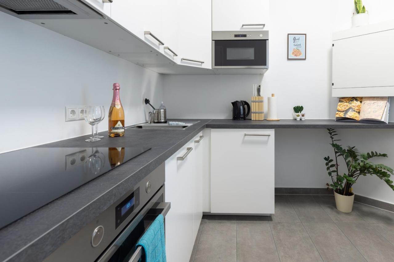 Yeshello Vienna Central Station Apartment Екстер'єр фото